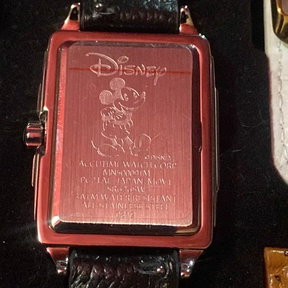 NIB Disney Accutime Mickey⌚️🪩5 Leather Bands❤️🖤🤎🤍18”chain+Mickey🤍Pendant